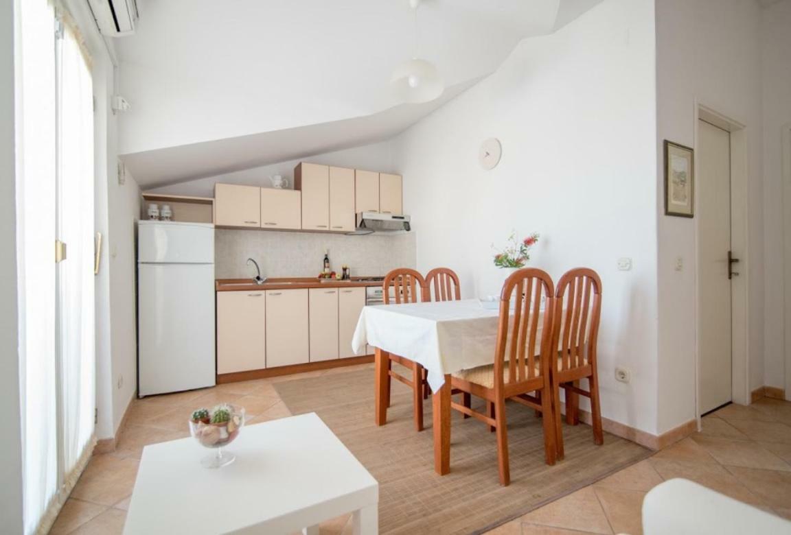 Apartments Petranic ซูเปตาร์ ภายนอก รูปภาพ